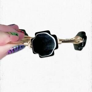 6637. Black Cross Wire Bracelet